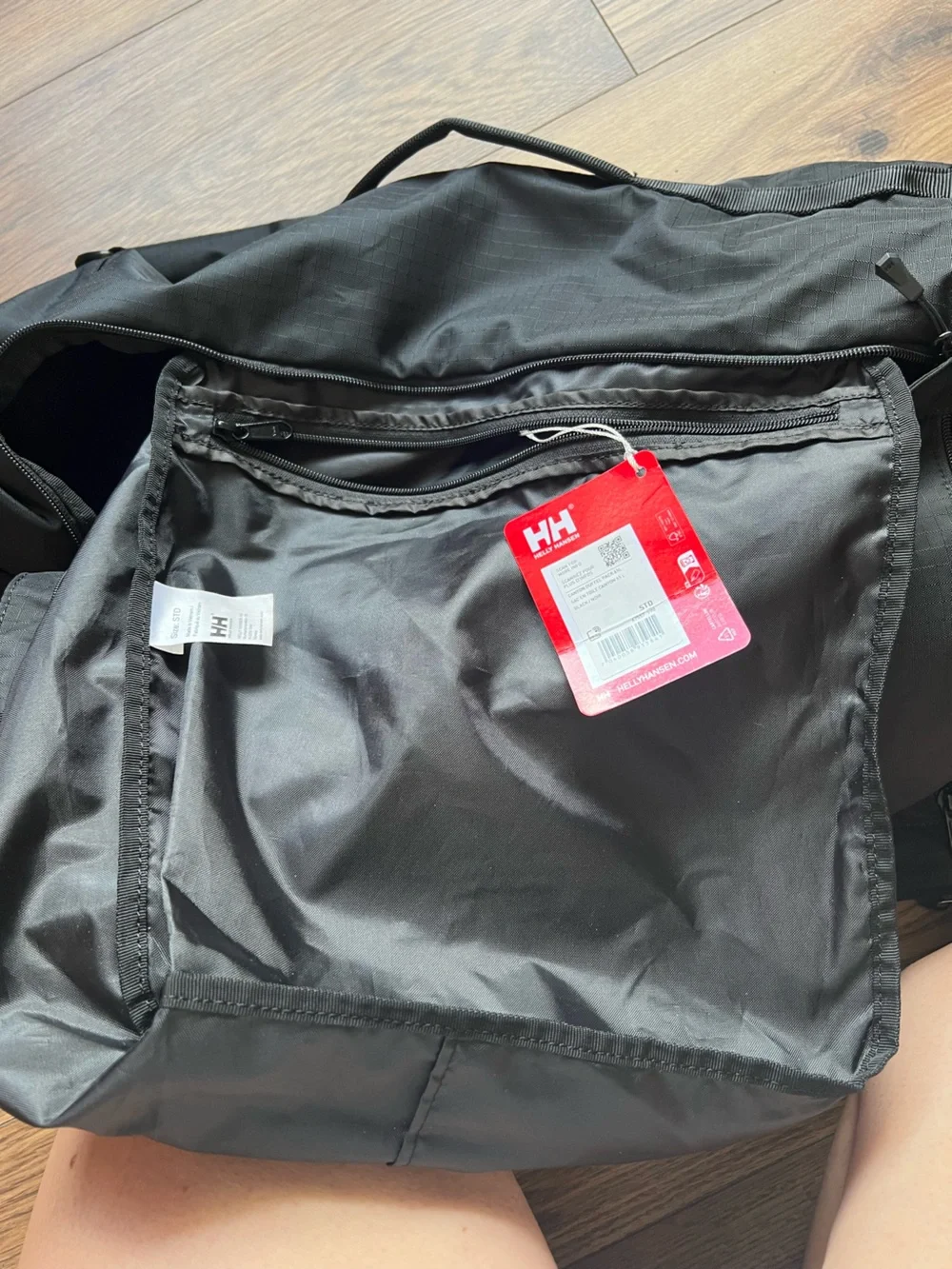 HELLY HANSEN Canyon Duffel Pack 50L Black Backpack Duffel Convertible Travel Bag